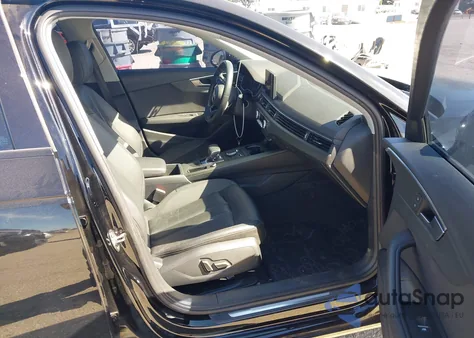 2019 Audi A4 40 Titanium Premium z USA, uszkodzony, nr VIN WAUGMAF43KN016456